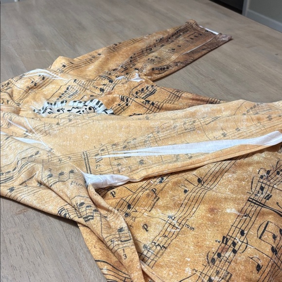 Vintage Artisan Musical Note Graphic Tee in Yellow, Gold and Black 3/4 sleeves - Picture 6 of 6